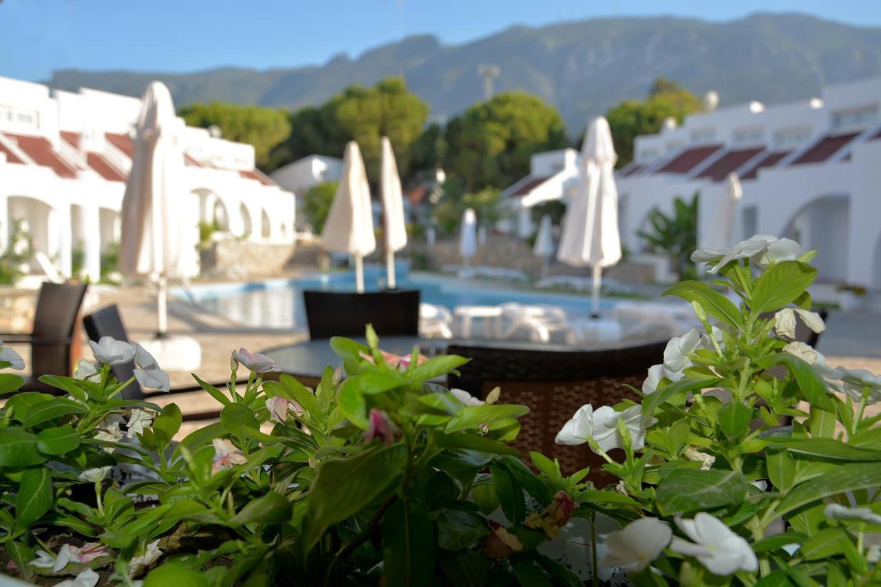 Club Lapethos Bungalow Kyrenia  Luaran gambar