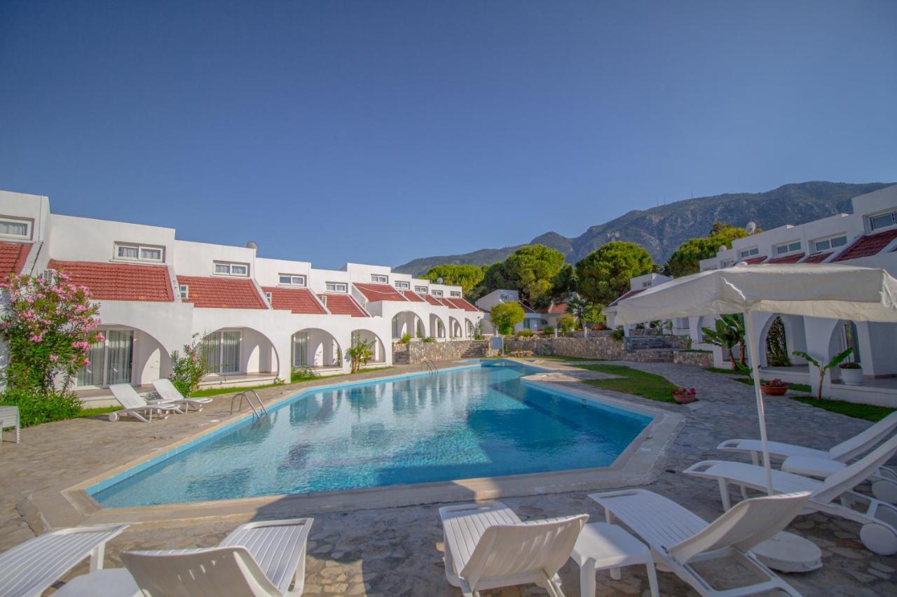 Club Lapethos Bungalow Kyrenia  Luaran gambar