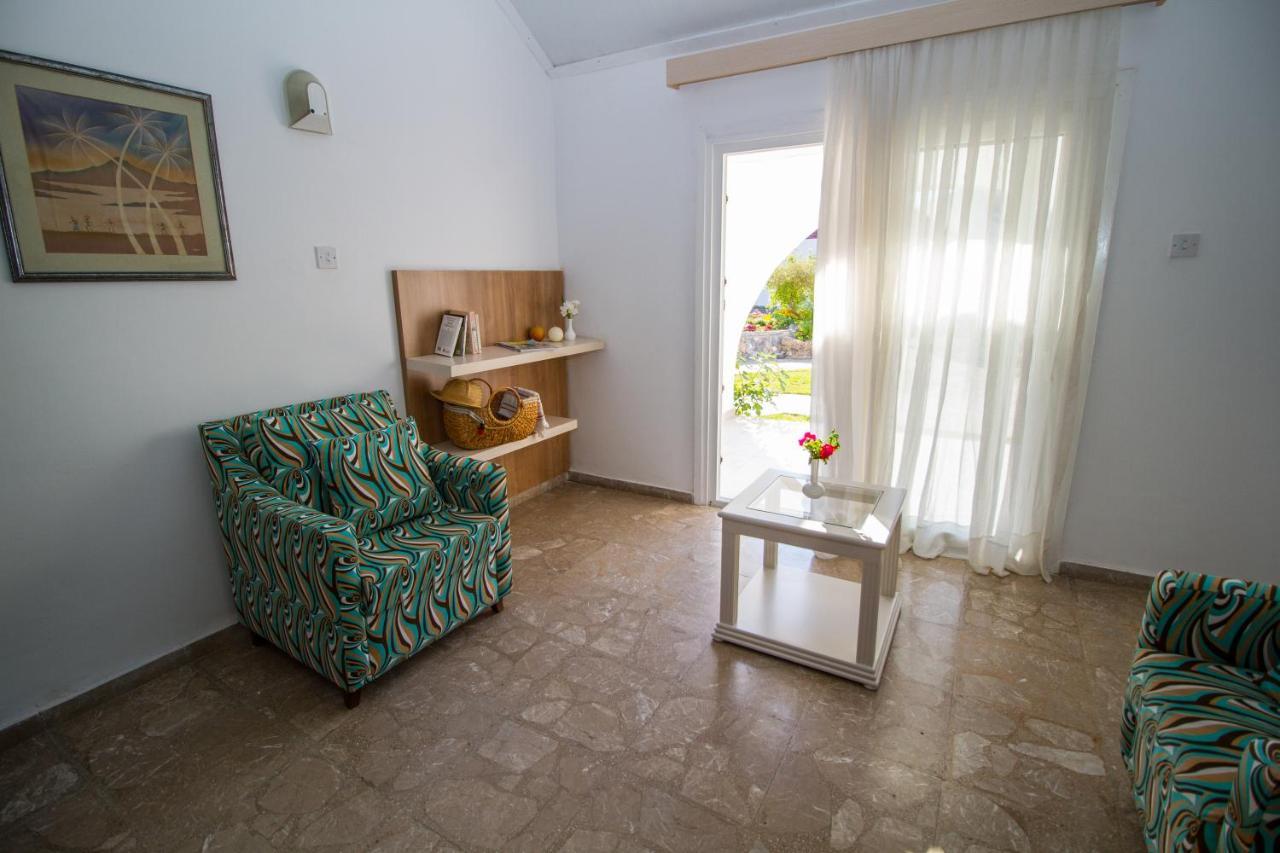 Club Lapethos Bungalow Kyrenia  Luaran gambar