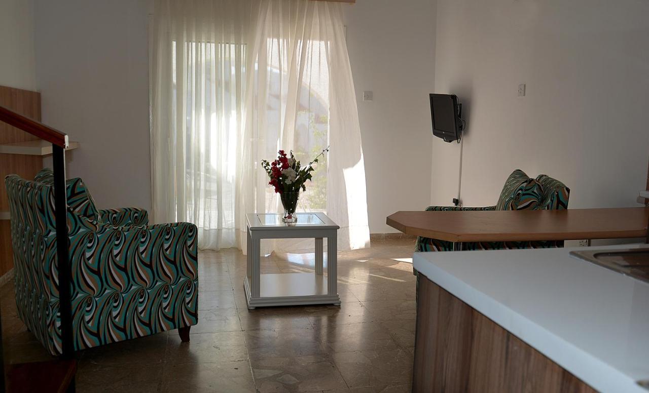 Club Lapethos Bungalow Kyrenia  Luaran gambar