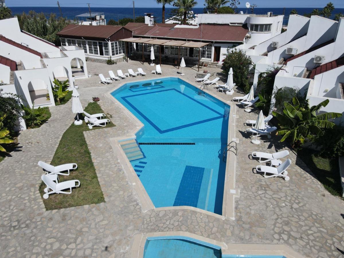 Club Lapethos Bungalow Kyrenia  Luaran gambar
